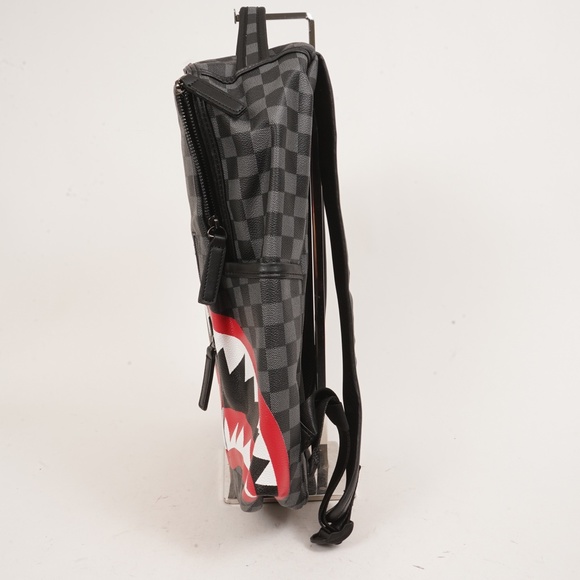 Grey Checkered Pattern Multi-Pocket Shark Teeth Graphic Leather Backpack NWOT - Picture 3 of 11